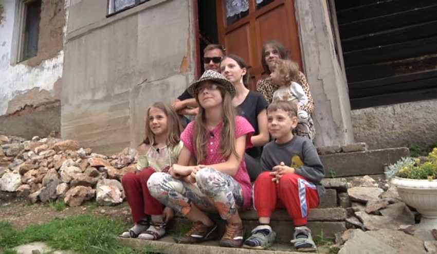 Rodina Juchovcov z Rudnian: Biedne podmienky a dcéry v úlohe matky!