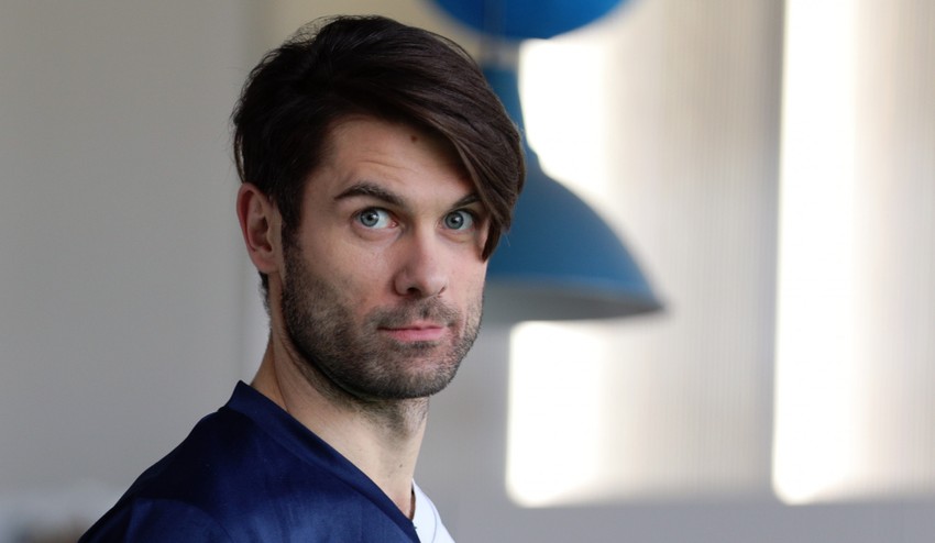 Vymenil herectvo za iný džob? Pozrite, čo robil Ján Dobrík na nakrúcaní Som mama!