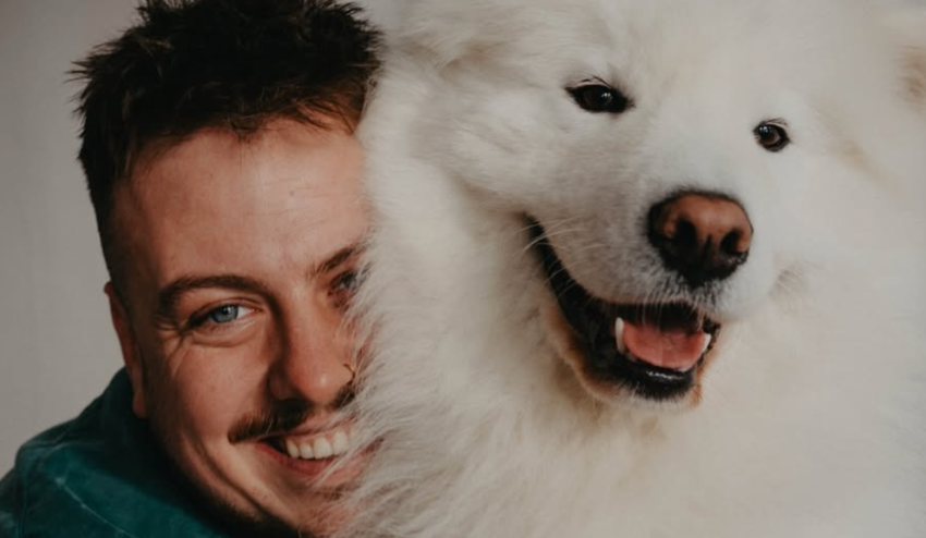 Tento pes zo Slovenska si žije lepšie ako vy: Súkromný let do New Yorku a kráľovský servis!