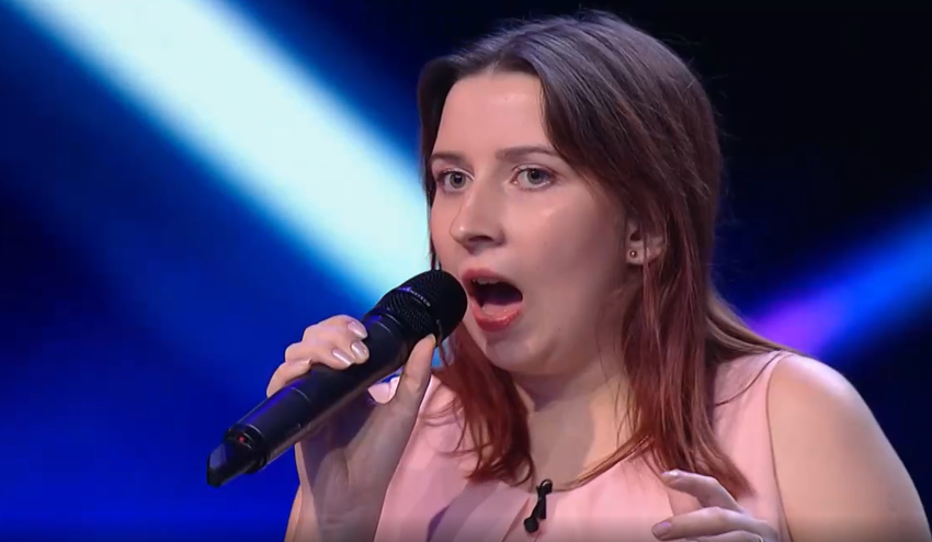 Asi ju prevalcovali hormóny: Tehotná speváčka si myslela, že má zlato v hrdle!