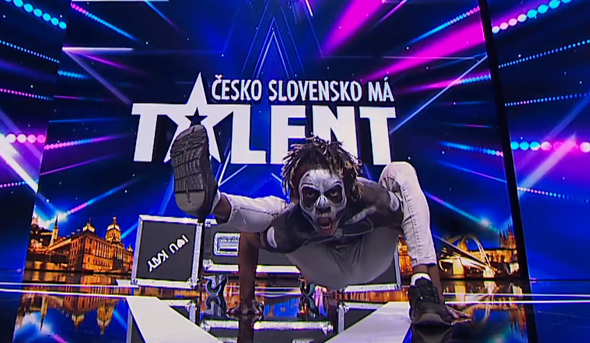 Porota musela odvracať zrak: To hádam nie je možné, aby niekto dokázal takto ohýbať vlastné telo!