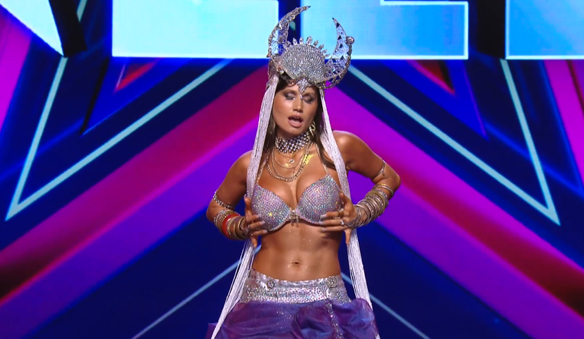 Toľko sexepílu na pódiu sme už dlho nezažili: Aha, čo všetko dokáže s telom jedna žena!