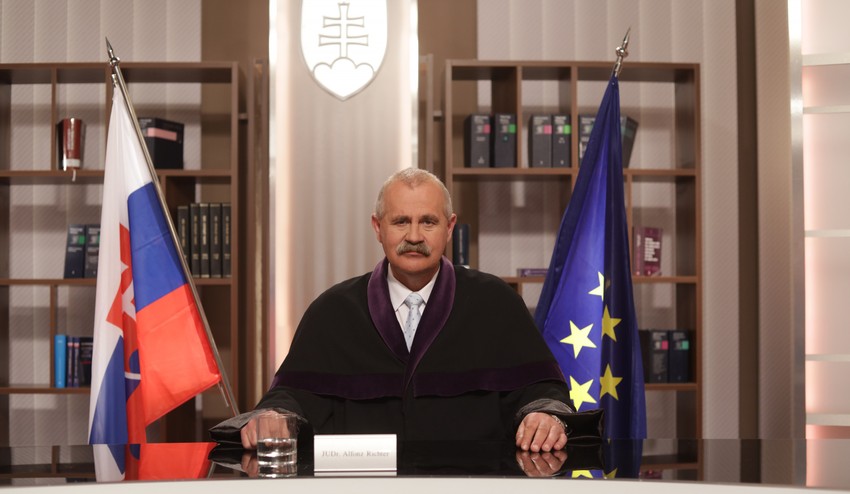 Manželstvá sa končia všelijako: Matka skončila v base a otec žiada vyššie výživné