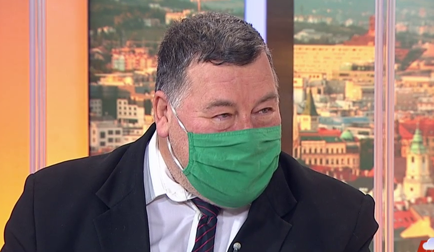 Je lepšie nosiť bežné rúško alebo respirátor? Profesor Vladimír Krčméry si myslí TOTO!