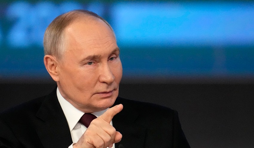 Tento sexy britský herec potvrdil, že si zahrá v novom filme prezidenta Putina!