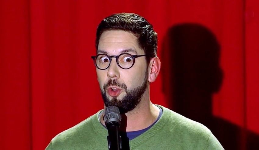 Internety valcuje tento Šokov stand-up: Keď ho uvidíte, neprestanete sa smiať ani vy!