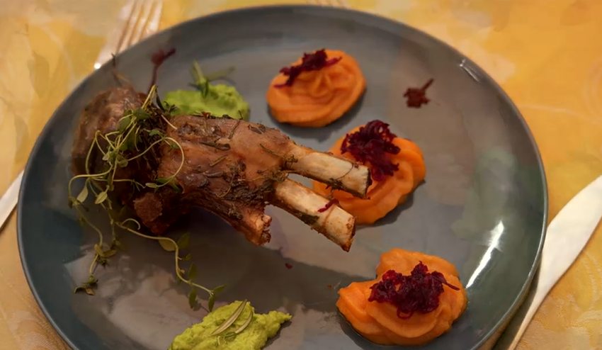 Hlavné jedlo: Kučeravé...