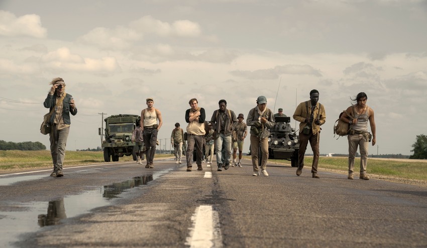 Každý krok vás vyčerpá, každý okamih vám zovrie srdce! Thriller DLHÝ POCHOD vás udrží v napätí až do konca!