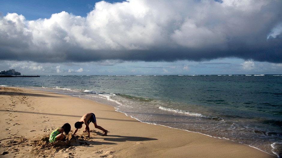 deti pláž ilustračné foto