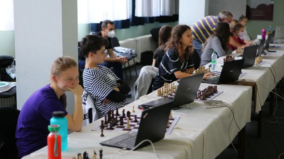 ME v hybridnom šachu