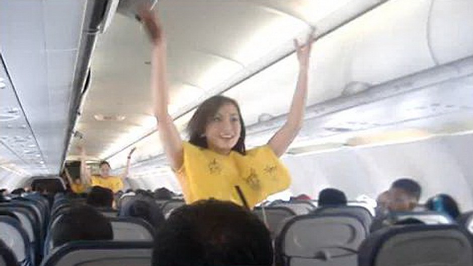 filipinska letuska tancuje