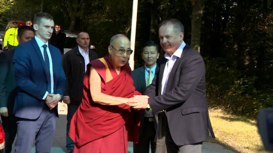 Dalajláma na Slovensku. Stretol sa s Andrejom Kiskom a pár politikmi283