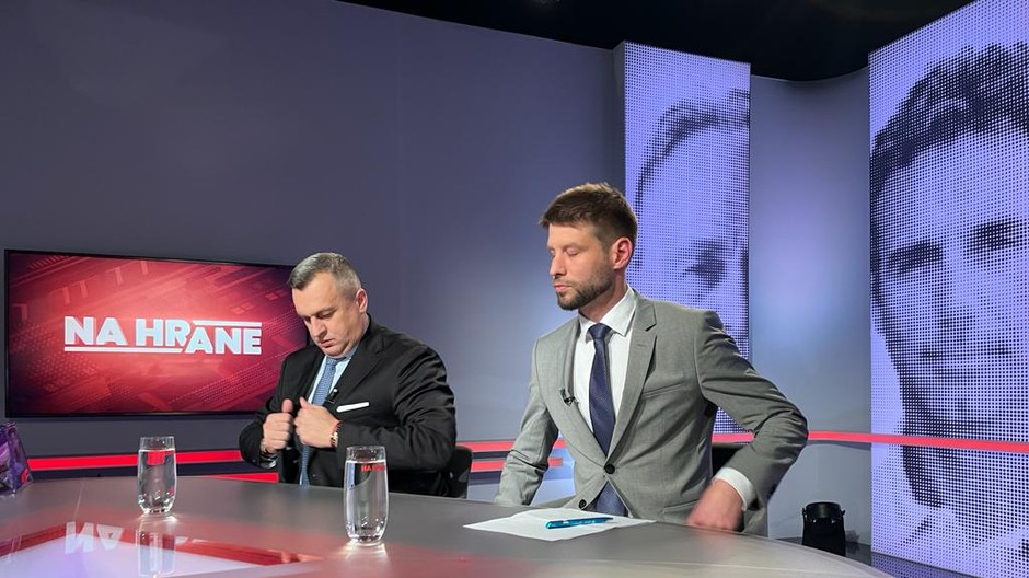 ad993d13-0d10-4ba1-ae48-daa3bea34092