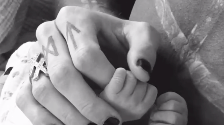 Megan Fox a Machine Gun Kelly majú dcéru