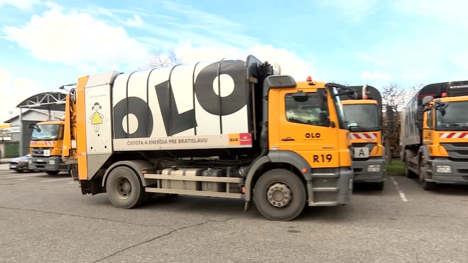 [multi] Obyvateľov Bratislavy trápia smetiari. Odpad chodia odvážať o pár hodín skôr ako obvykle 4329
