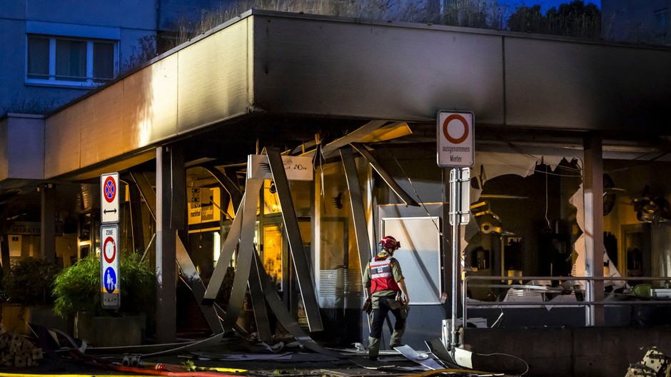 výbuch v podzemnej garáži