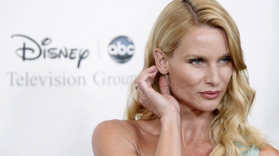 predstavitelka edie britt, zufale manzelky