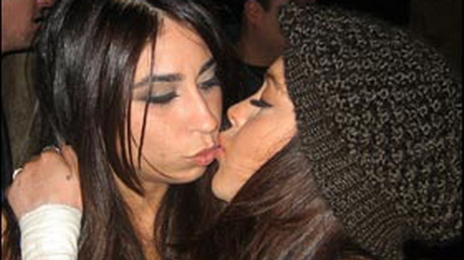 Lindsay Lohan sa bozkáva so ženou