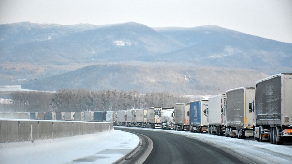 Bidovce_kamiony_odstavene_003003623