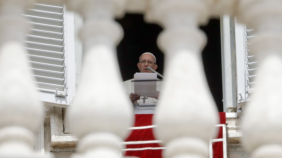 Pápež František káže vo Vatikáne