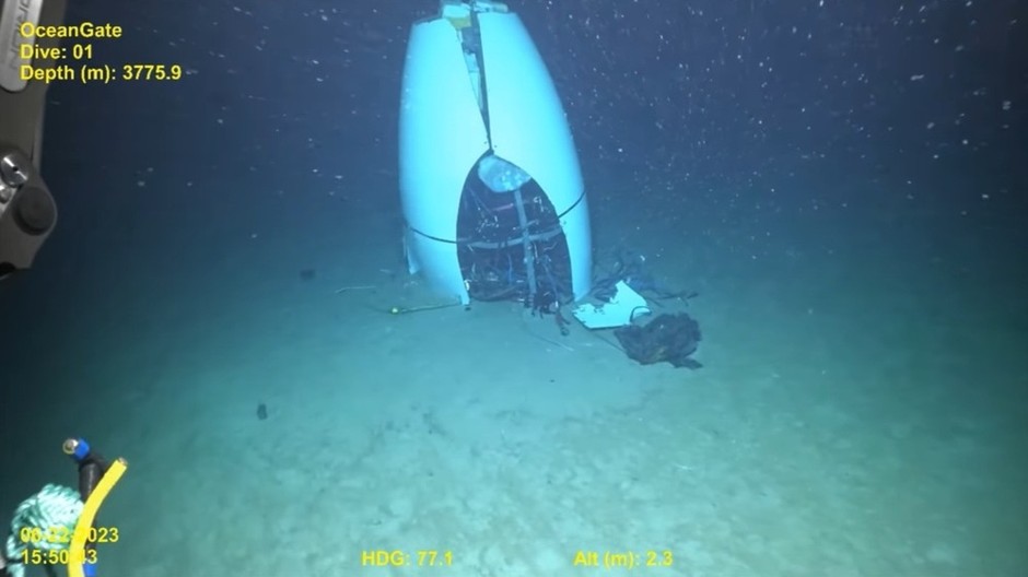 Titan_submersible_on_the_ocean_floor