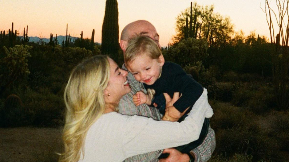 Emilie Kiser s manželom a synom Triggom