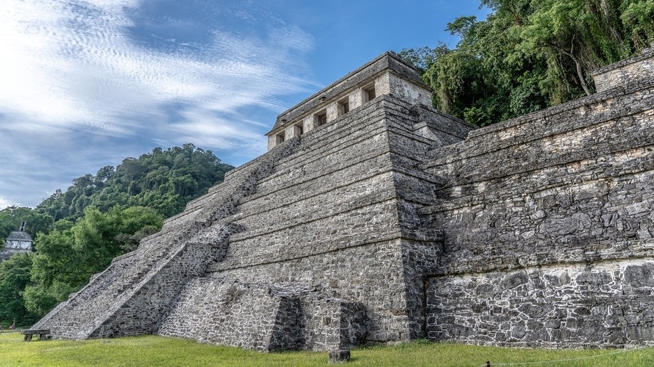 temple-inscriptions-palenque-mexico-clear-blue-sky