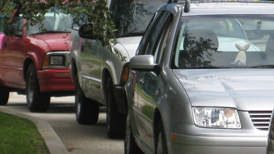 Autá za sebou, nedostatočná vzdialenosť