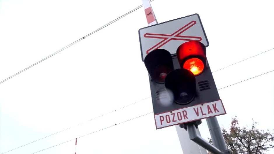 Vlak zrazil dôchodcu dvakrát2482