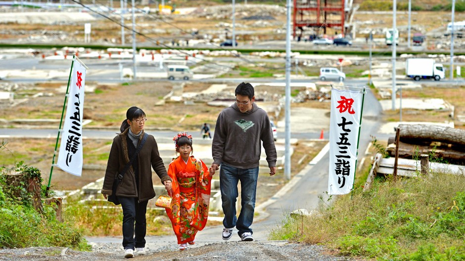 Japonsko provincia Mijagi po ničivom tsunami ľudia deti katastrofa rok po