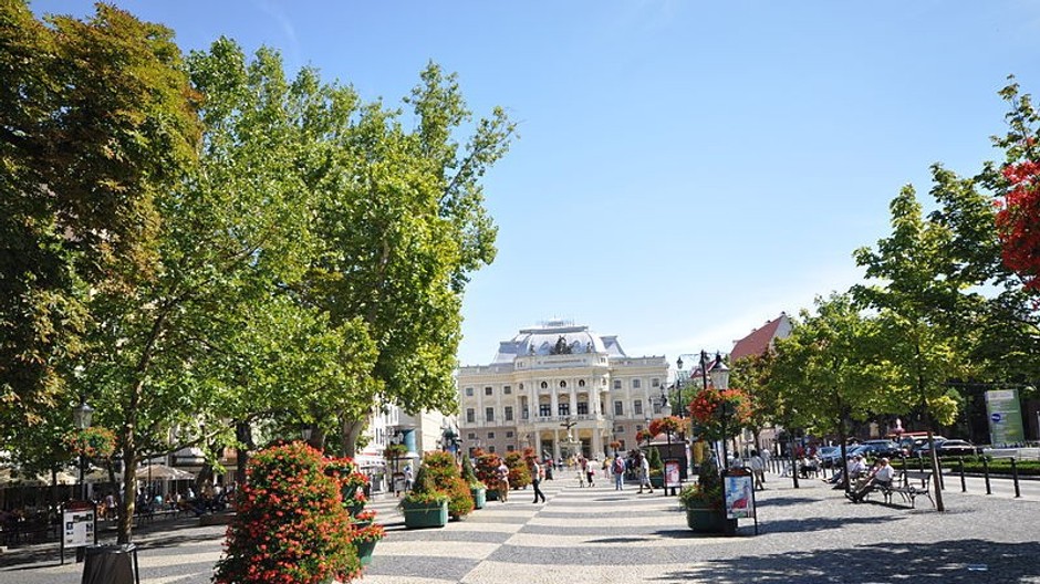 Hviezdoslavovo námestie, Bratislava.jpg