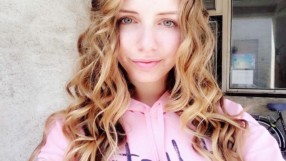 nika kunetkova  vlasy