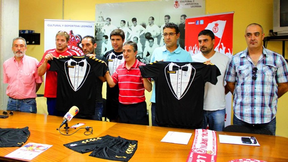 dres ako smoking.jpg