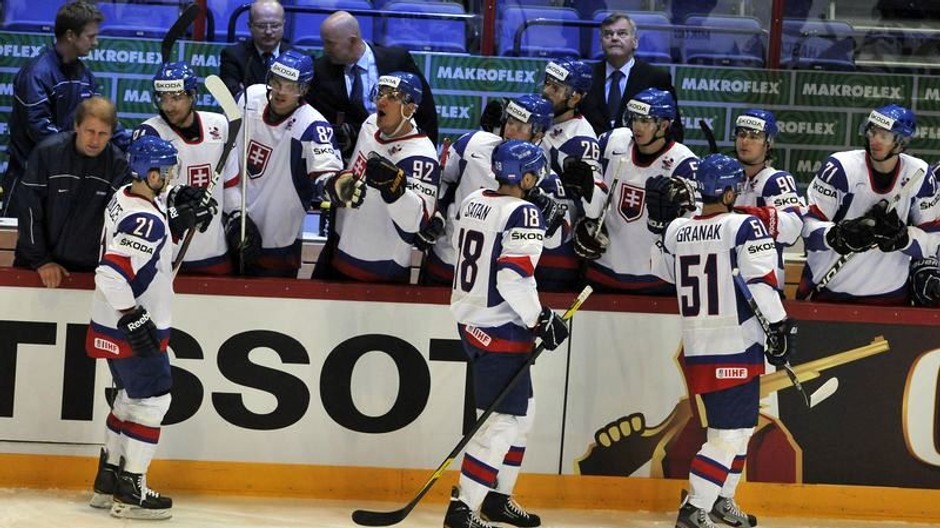 Slovenská striedačka po góle