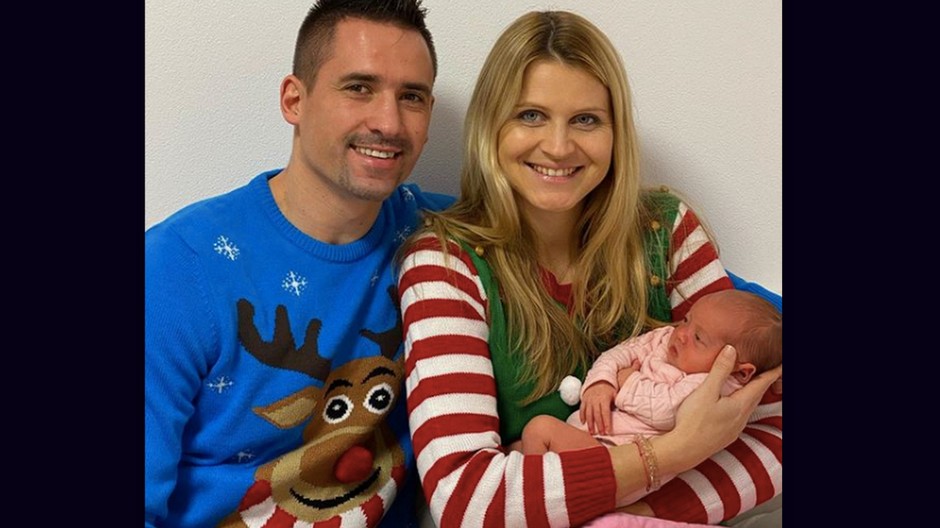 Mladá rodinka s dcérkou