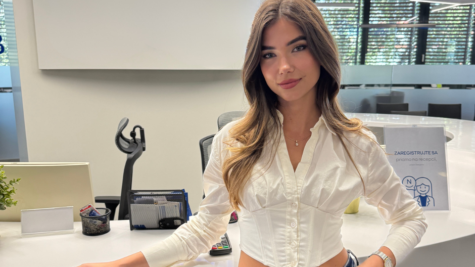 💖 Tento Valentín darujte nie kvety, ale nový zrak! Vaša polovička si zaslúži niečo, čo vydrží – bezbolestnú laserovú operáciu od NeoVízie. Moderné metódy sú rýchle, presné a úplne  (2)