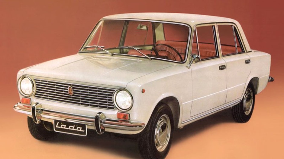 Zrod slávneho žigulíka umožnila licencia Fiatu na model strednej triedy 124 (európskeho Auta roku 1966), ktorú si vyžiadala výstavbu obrieho produkčného závodu v Togliatti. Proti talianskemu originálu sa však v ZSSR upravoval motor, prevodové ústrojenstvo