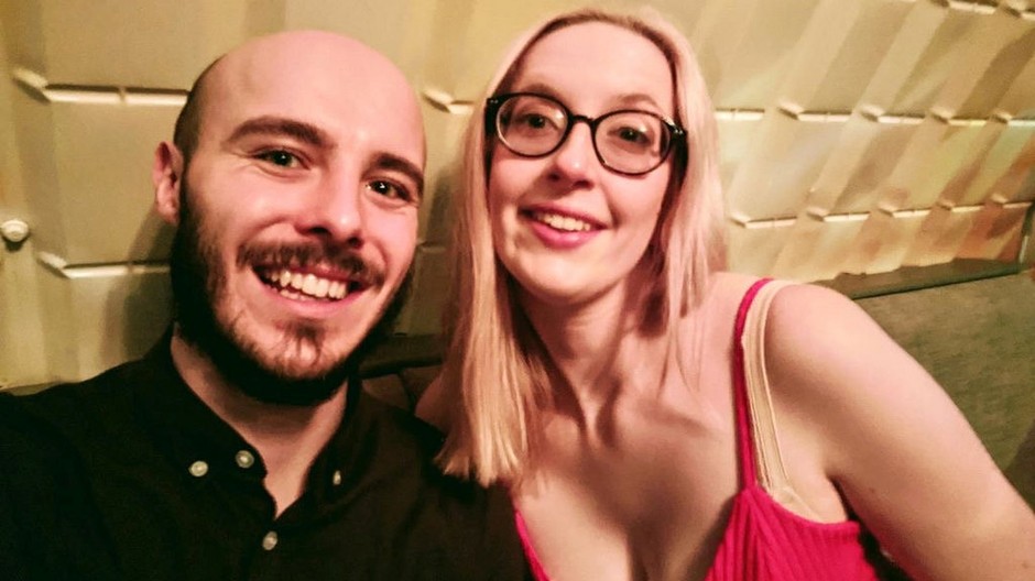 pár s výškovým rozdielom