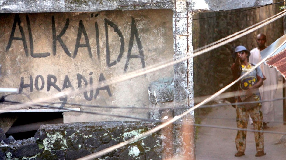 Al Káida nápis na stene ilustračné foto