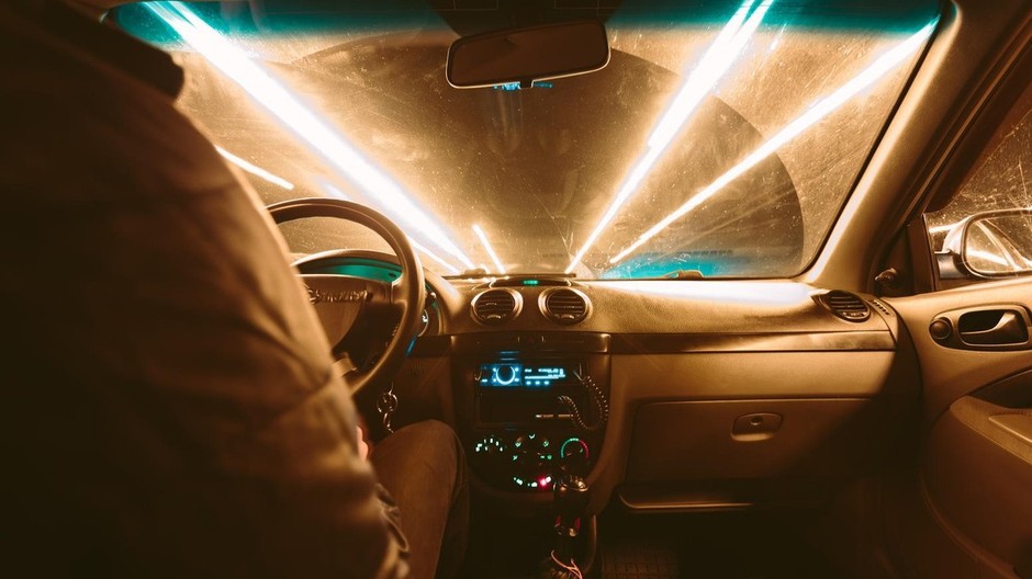 Vodič, tma, svetlá