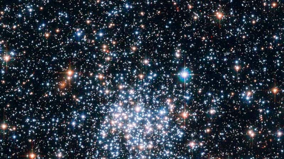 Nový objav astronómov zvýšil počet hviezd vo vesmíre až trojnásobne. Tie hviezdy tam boli aj predtým, no doteraz sme o nich nevedeli. Spolu s počtom hviezd sa zvýšil aj možný počet planét, na ktorých by mohol existovať život. 

Ten nový objav sa týka če