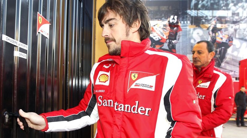 Fernando Alonso na testoch v španielskej Valencii