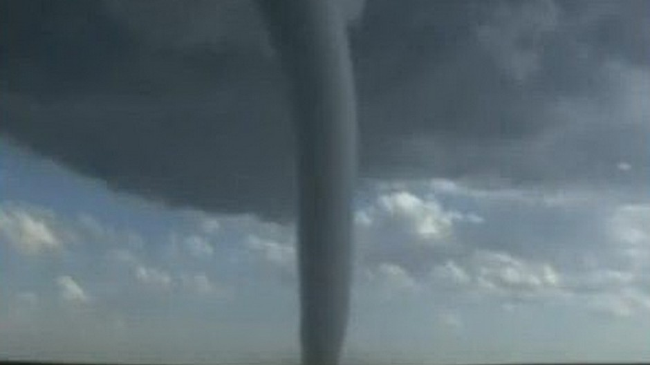 tornado kolorado z videa meteorologov