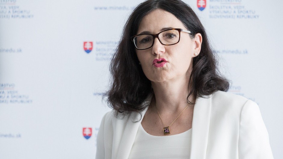 Ministerka Lubyová na TB k pôžičkám 