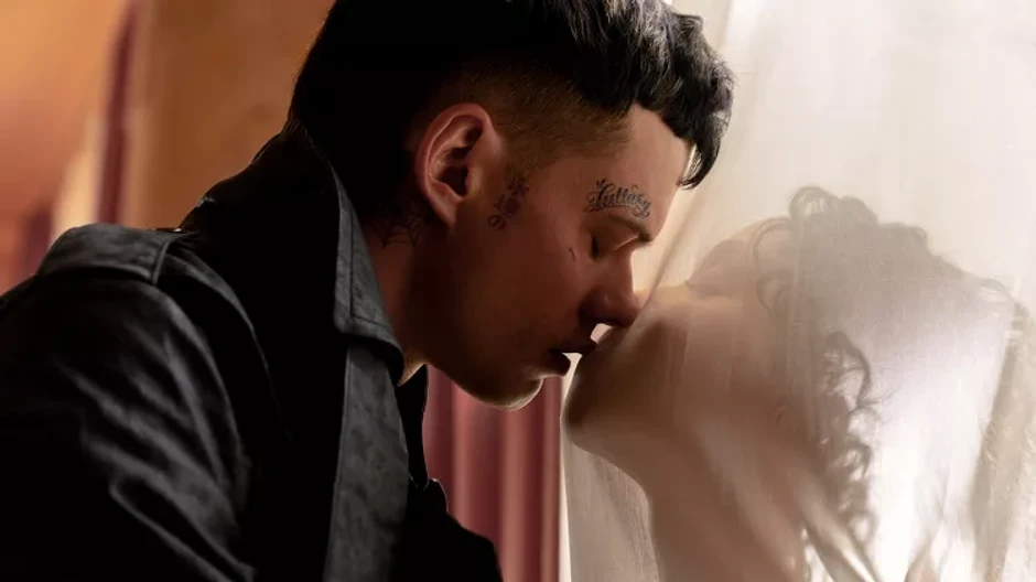 the-crow-bill-skarsgard-fka-twigs-