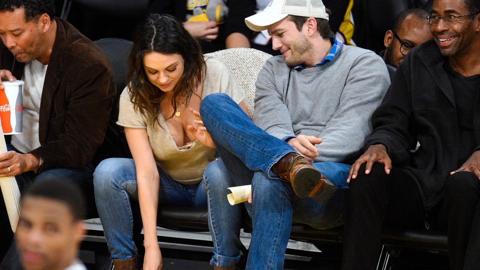 Ashton a Mila na basketbale