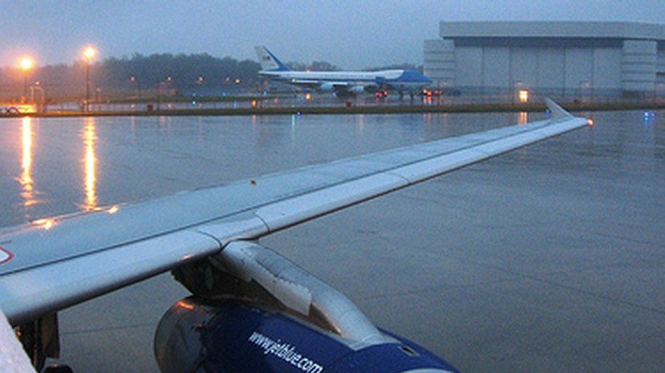 letisko - motor lietadla