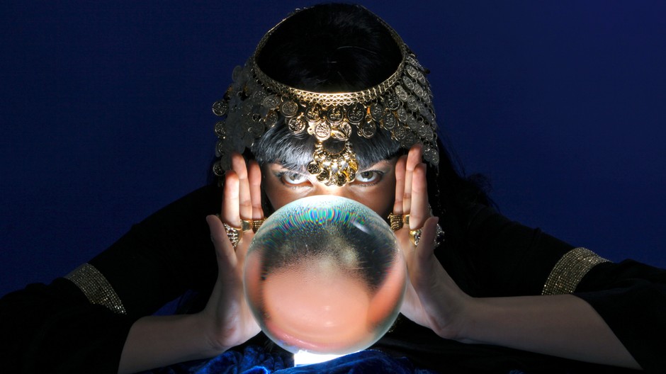 veštica veštenie magická guľa/ilustračné foto