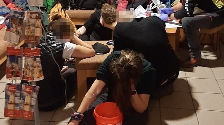 Polski turisti a huby (cropped)