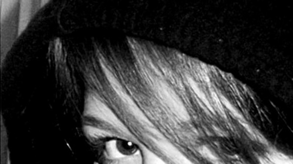 oči dievčaťa čiernobiele